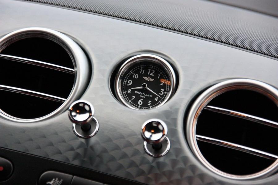 Детали интерьера Bentley Continental GT Speed 2007 года  (фото 26 из 86)